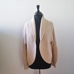 Cardigan beige OS, beautiful detail